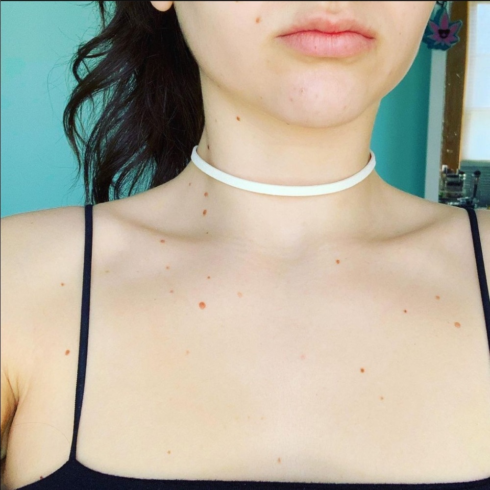 White suede simple choker